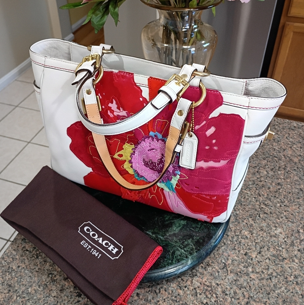 NWT Coach Poppy Limited Edition White and Red Floral Shoulder Bag 9244 - Picture 7 of 17